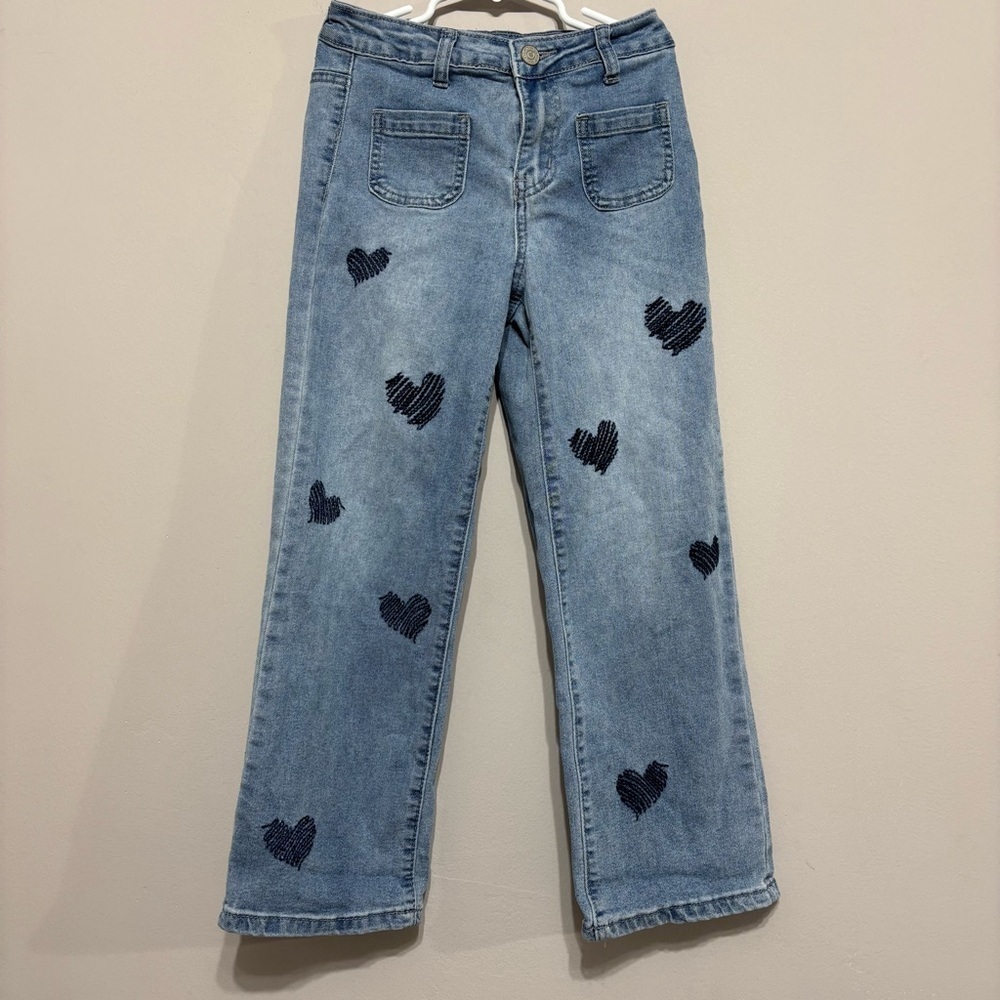 Chic Heart-Patterned Straight Leg Jeans‎
